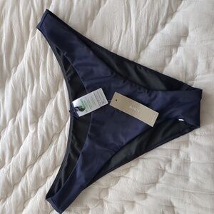NWT! J Crew Curved-waist cheeky bikini bottom Navy Size Small Style BC125